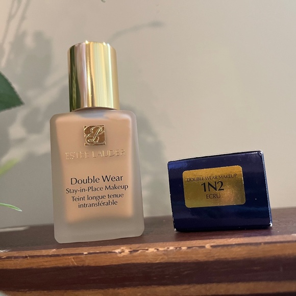 Estee Lauder Double Wear Stay In Place Makeup - Picture 2 of 14